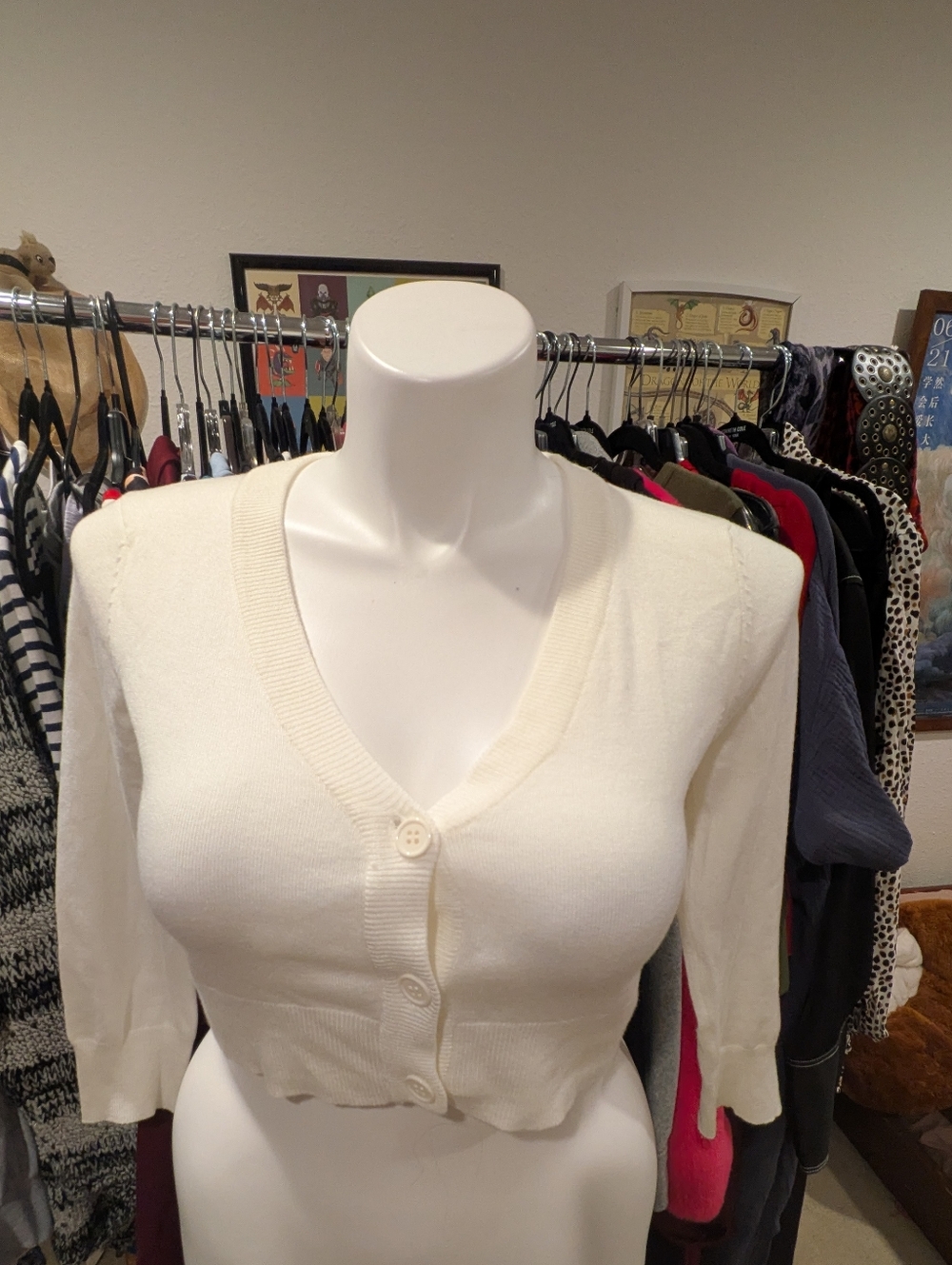 Women’s Cream V-Neck Button Cropped Sweater Cardigan - L
